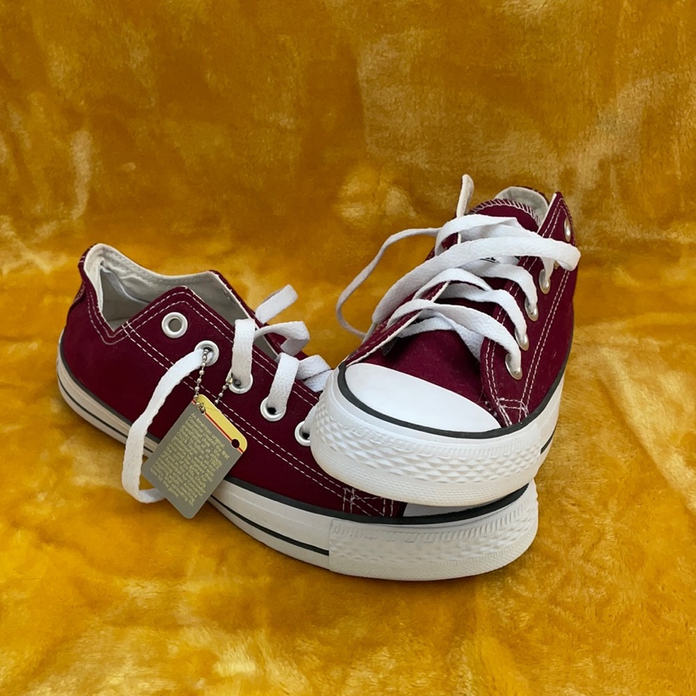 Maroon converse